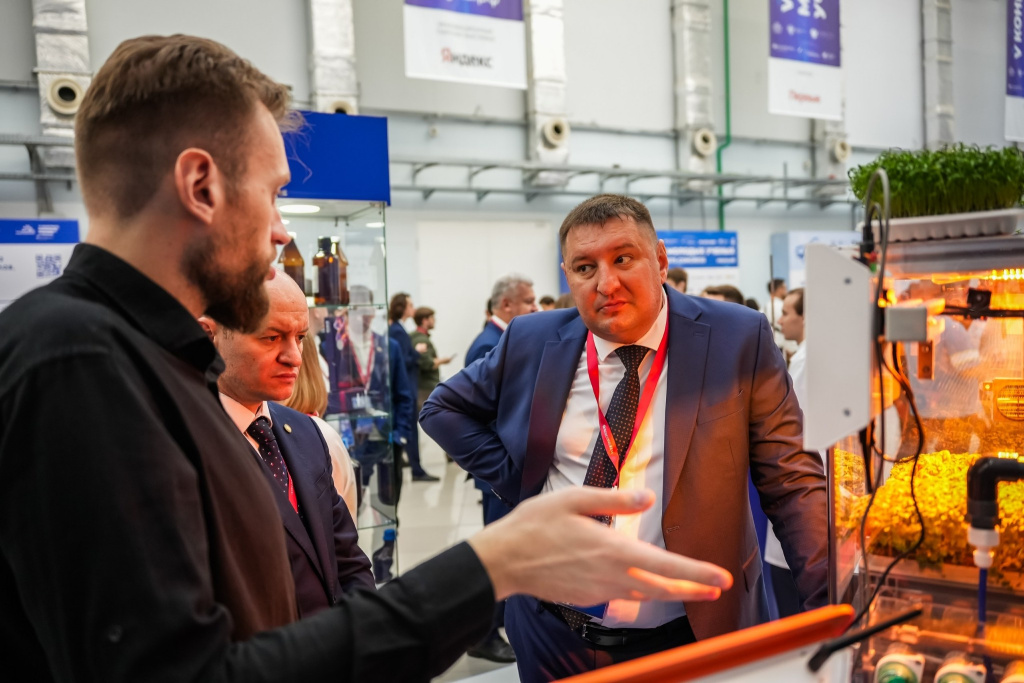 Руководители аграрных университетов выразили заинтересованнось в использовании автоматизации OverGrower для создания климатических камер по выращиванию растений Руководители аграрных университетов выразили заинтересованнось в использовании автоматизации OverGrower для создания климатических камер по выращиванию растений