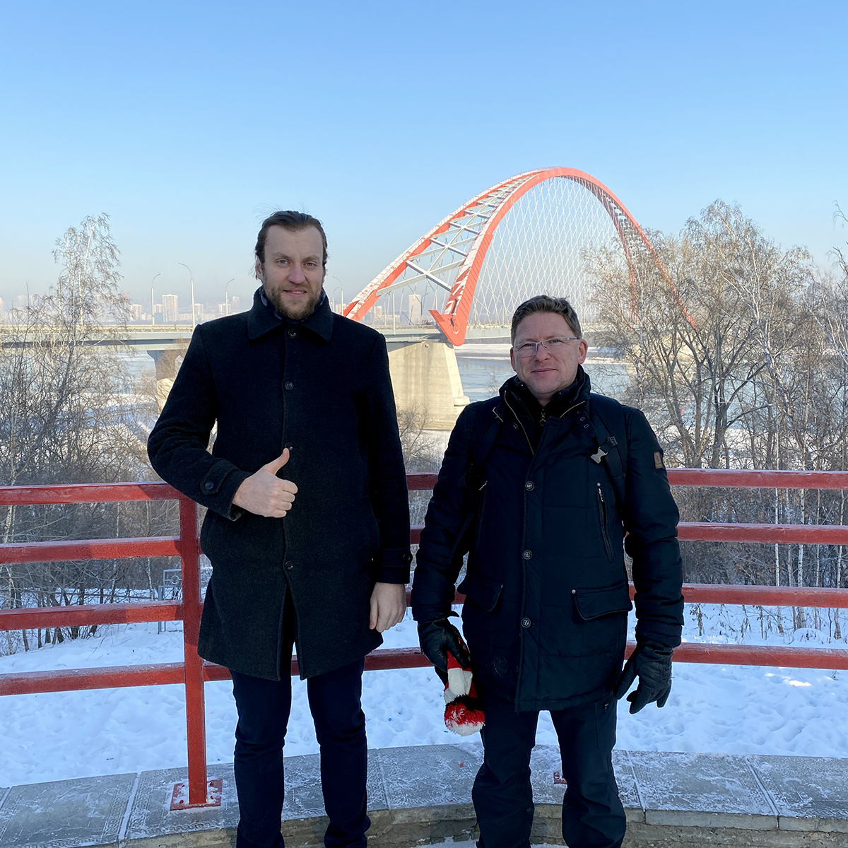 С наступающим Новым годом, желаем только больших урожаев!