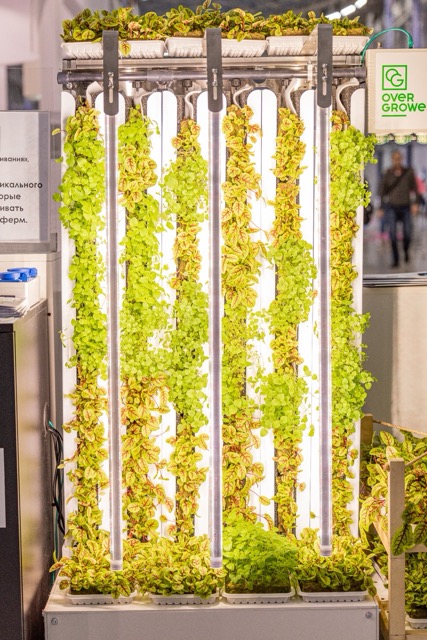 Гидропонная установка GrowPillar и Светодиодные фито светильники LuxaVita Гидропонная установка GrowPillar и Светодиодные фито светильники LuxaVita