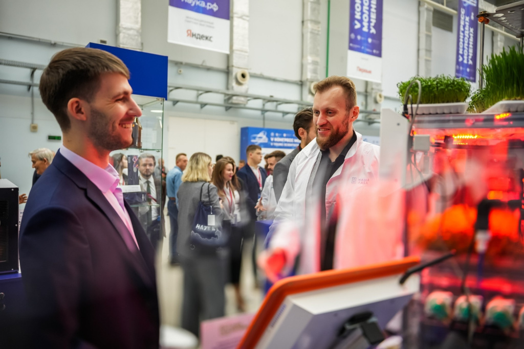 Запросы на фитотрон от OverGrower поступали от многих университетов и научных институтов, исследовательских центров Запросы на фитотрон от OverGrower поступали от многих университетов и научных институтов, исследовательских центров