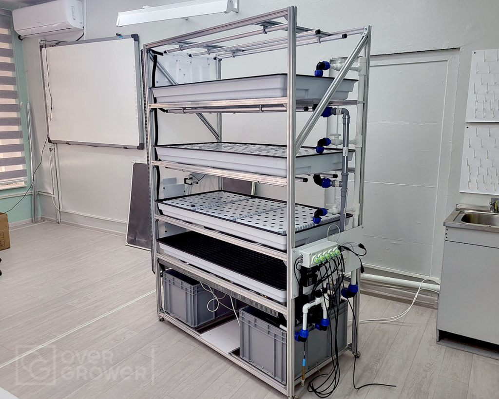 Стелажная установка CityFarmer 2в1 в Агроклассе ГБОУ СШ №10 им. Райсова Данияра, Байконур.